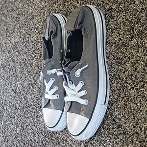 Converse Women's Size 8 EUC